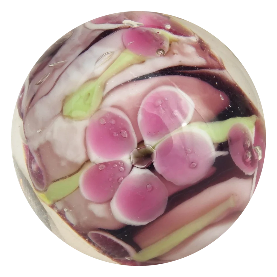 Protea 22mm: handgemaakte bonk met mintgroen, roze en zwart binnenin en roze bloemetjes aan de buitenkant